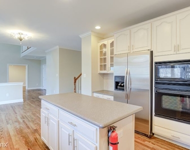 10557 Tarton Fields Circle - Photo Thumbnail 25