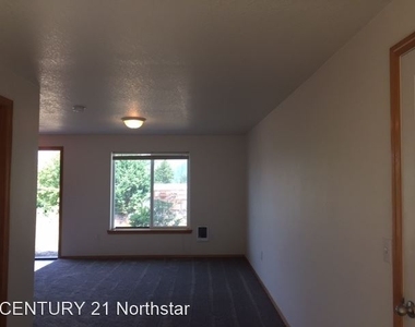 831 Ne 93rd Avenue - Photo Thumbnail 1