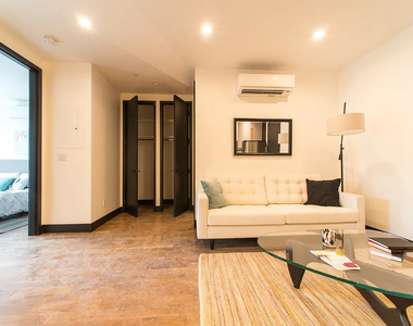 832 Lexington Avenue - Photo Thumbnail 1