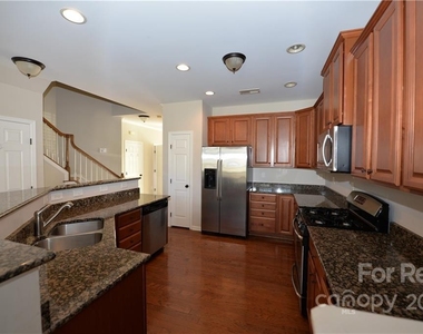 11439 Potters Row - Photo Thumbnail 4