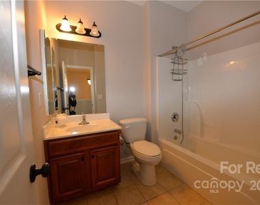 11439 Potters Row - Photo Thumbnail 14