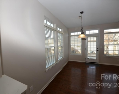 11439 Potters Row - Photo Thumbnail 5