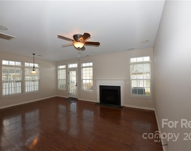 11439 Potters Row - Photo Thumbnail 7