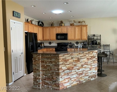 2306 Jada Drive - Photo Thumbnail 2