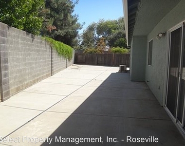 2124 Beatty Way - Photo Thumbnail 0