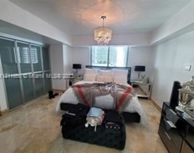 1331 Brickell Bay Dr Apt 1402 - Photo Thumbnail 5