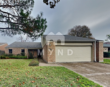 2103 Woodland Springs St - Photo Thumbnail 0