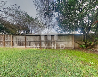 2103 Woodland Springs St - Photo Thumbnail 24