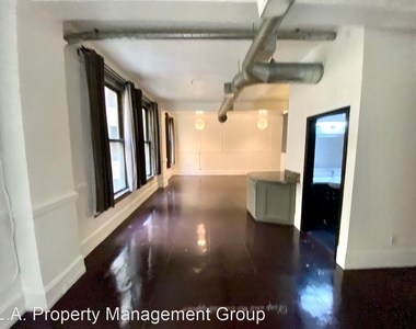 108 W 2nd St. Loft 405 - Photo Thumbnail 6