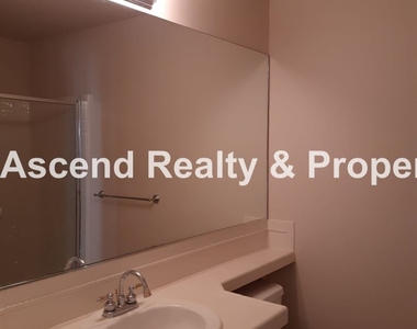 5274 Nw Crady Ln - Photo Thumbnail 5