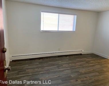 1258 Dallas St - Photo Thumbnail 2