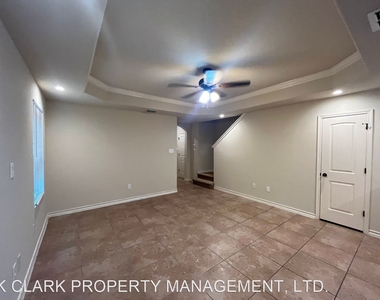 7010 Lakeview Dr #102 - Photo Thumbnail 6