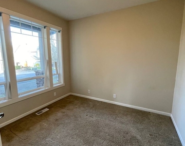 11740 Sw Errol Street - Photo Thumbnail 7