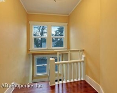 4763 N Lombard St. #9 - Photo Thumbnail 10