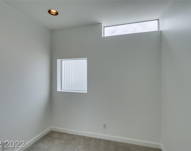 1194 Carson Avenue - Photo Thumbnail 24