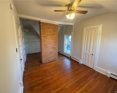 1725 James Street - Photo Thumbnail 13