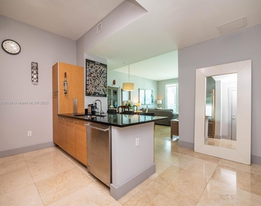 950 Brickell Bay Dr - Photo Thumbnail 13