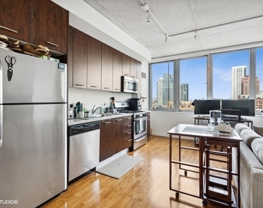 659 W Randolph Street - Photo Thumbnail 5