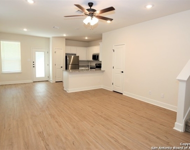 2515 Lynwood Bend - Photo Thumbnail 1