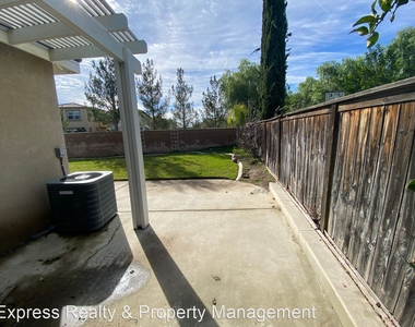 26215 Manzanita St - Photo Thumbnail 8