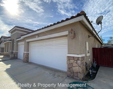 26215 Manzanita St - Photo Thumbnail 2