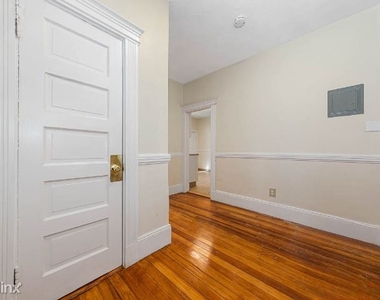 46 Brackett St - Photo Thumbnail 13