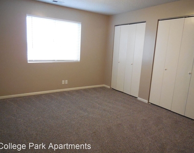 120 College Park Circle - Photo Thumbnail 4