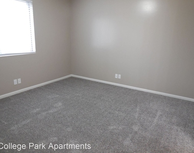 120 College Park Circle - Photo Thumbnail 10