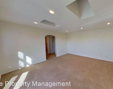 1224 West Balboa Blvd - Photo Thumbnail 19