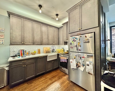 187 Kent Avenue - Photo Thumbnail 6