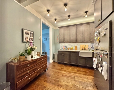 187 Kent Avenue - Photo Thumbnail 5