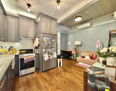 187 Kent Avenue - Photo Thumbnail 4