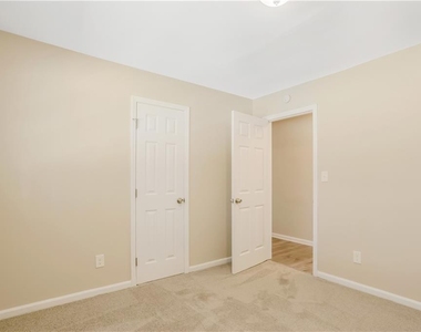 3059 Corbin Avenue - Photo Thumbnail 23