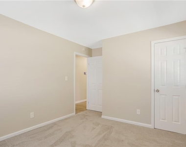 3059 Corbin Avenue - Photo Thumbnail 25