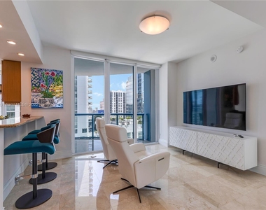 333 Las Olas Way - Photo Thumbnail 8