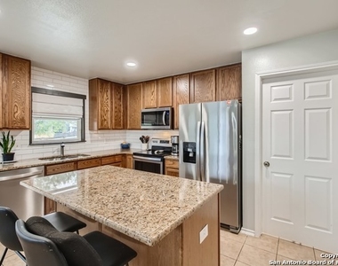 4126 Dunn Oak Dr - Photo Thumbnail 6