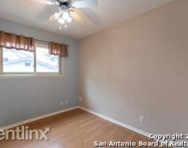 5623 Granger Pl - Photo Thumbnail 13