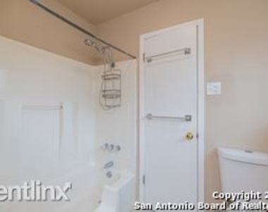 5623 Granger Pl - Photo Thumbnail 18