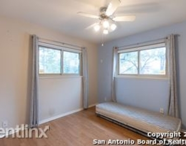 5623 Granger Pl - Photo Thumbnail 16