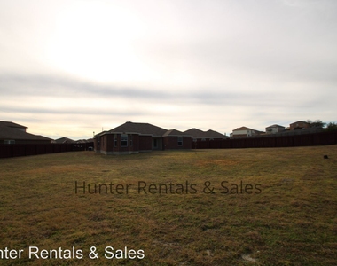 5001 Imperial Eagle Dr - Photo Thumbnail 31