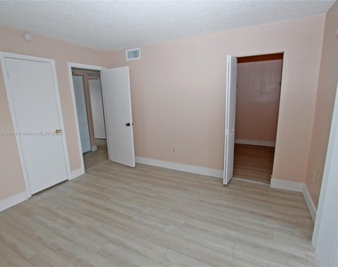 9351 Fontainebleau Blvd - Photo Thumbnail 18