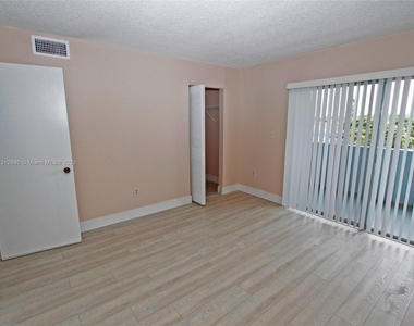 9351 Fontainebleau Blvd - Photo Thumbnail 19