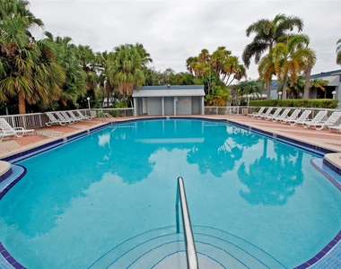 9351 Fontainebleau Blvd - Photo Thumbnail 24