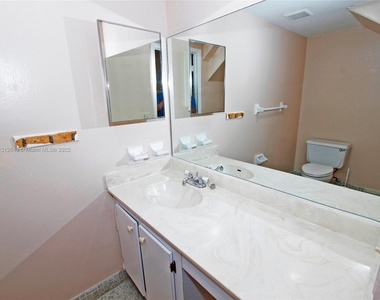 9351 Fontainebleau Blvd - Photo Thumbnail 8