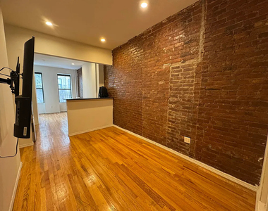 451 West 46th Street - Photo Thumbnail 1