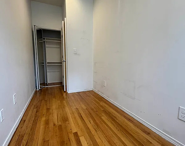 451 West 46th Street - Photo Thumbnail 8
