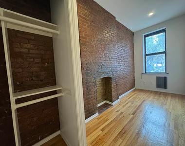 451 West 46th Street - Photo Thumbnail 10