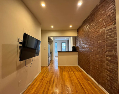 451 West 46th Street - Photo Thumbnail 2