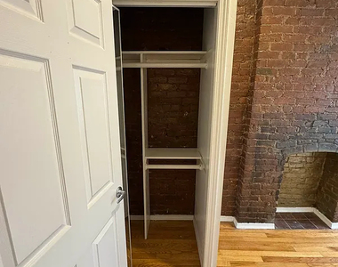451 West 46th Street - Photo Thumbnail 13