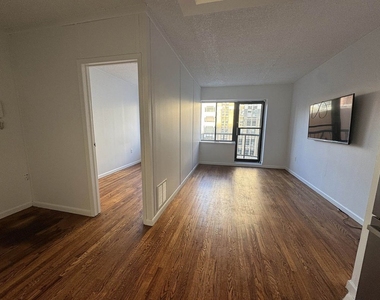 343 West 51st Street - Photo Thumbnail 6